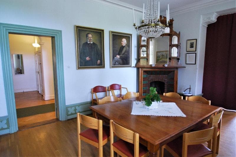 Hellidens Slott Och Vandrarhem 4