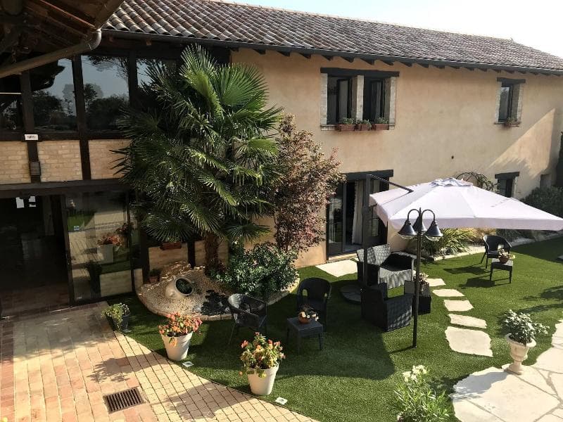 Hostellerie Des Bichonnières 4