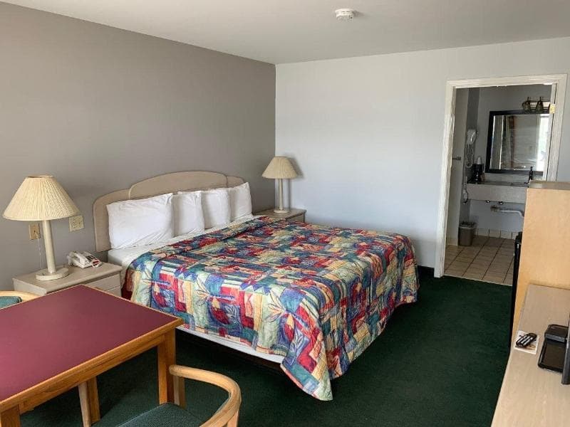 Key West Inn Childersburg photo 1