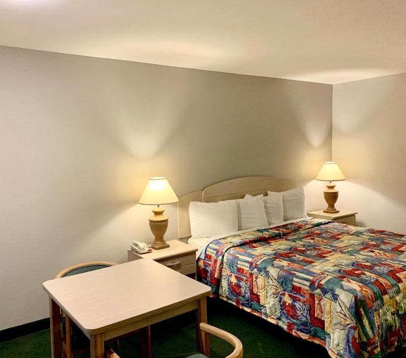 Key West Inn Childersburg 5