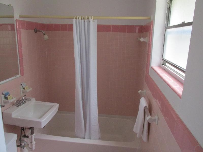 Carriage Inn Motel photo 1