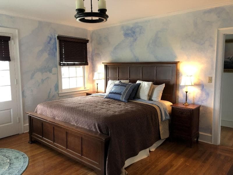Valcour Inn & Boathouse main