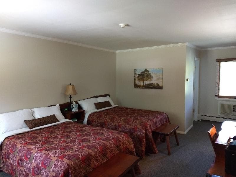 The Lodge At West River 5