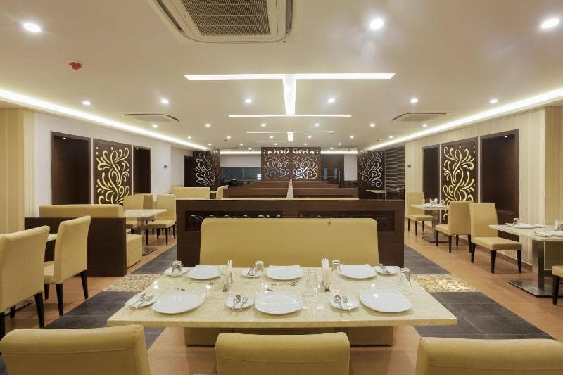 Hotel Himalayaa main