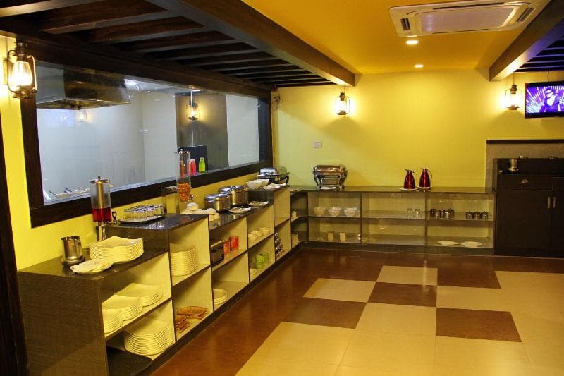 Vinayaga Hotel main