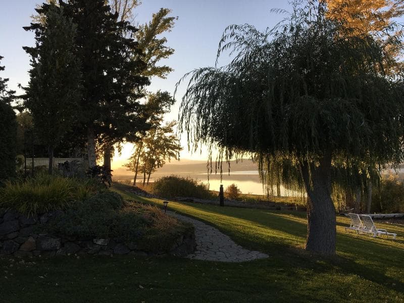 Lakeside Country Inn 5