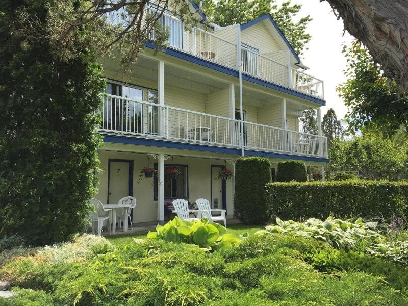 Lakeside Country Inn 4