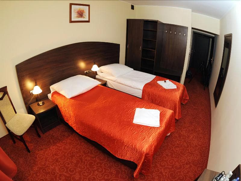 Hotel Nekla 4