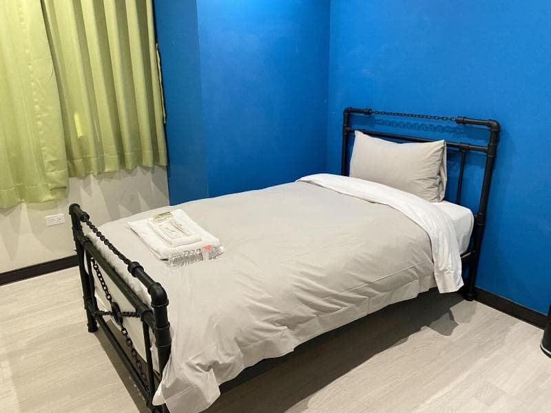 Saint Hostel 4