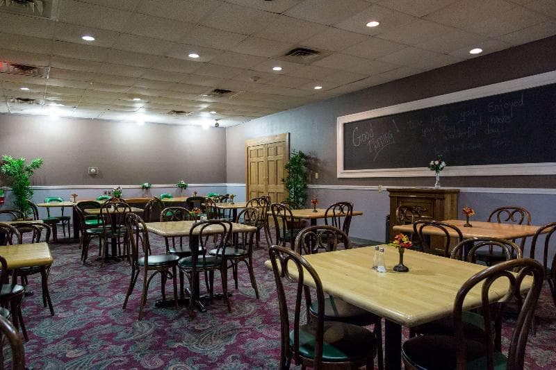 Econo Lodge 3