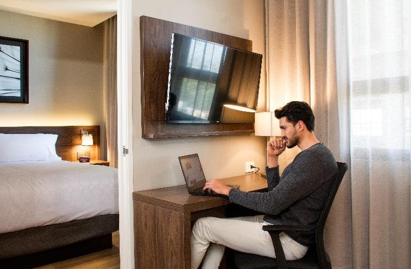 Staybridge Suites Guadalajara Novena 3