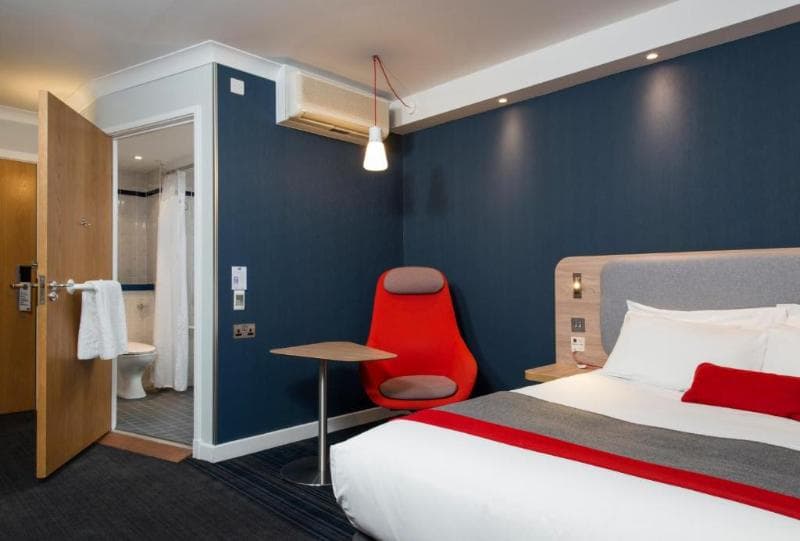 Holiday Inn Express Bicester photo 1