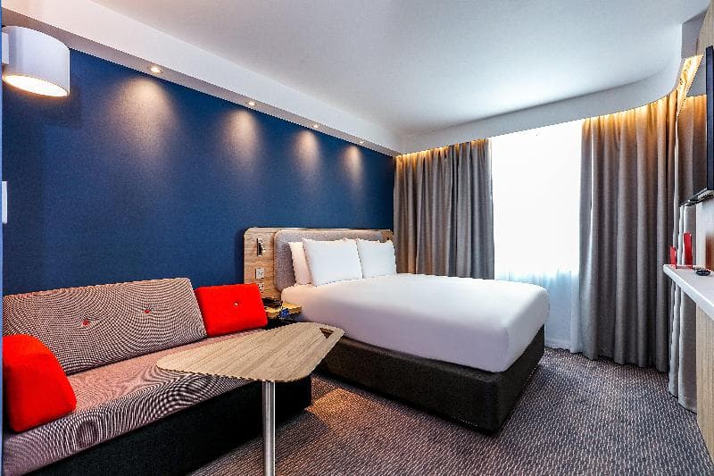 Holiday Inn Express Bicester 3