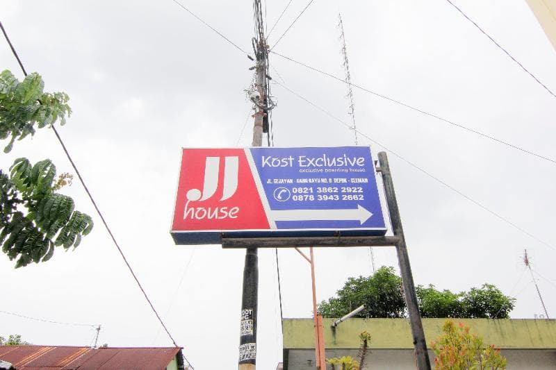 Jj House Gejayan By Zuzu photo 1