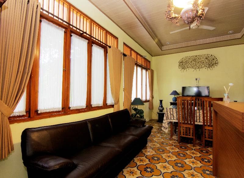 Embe Joglo Homestay By Zuzu 5