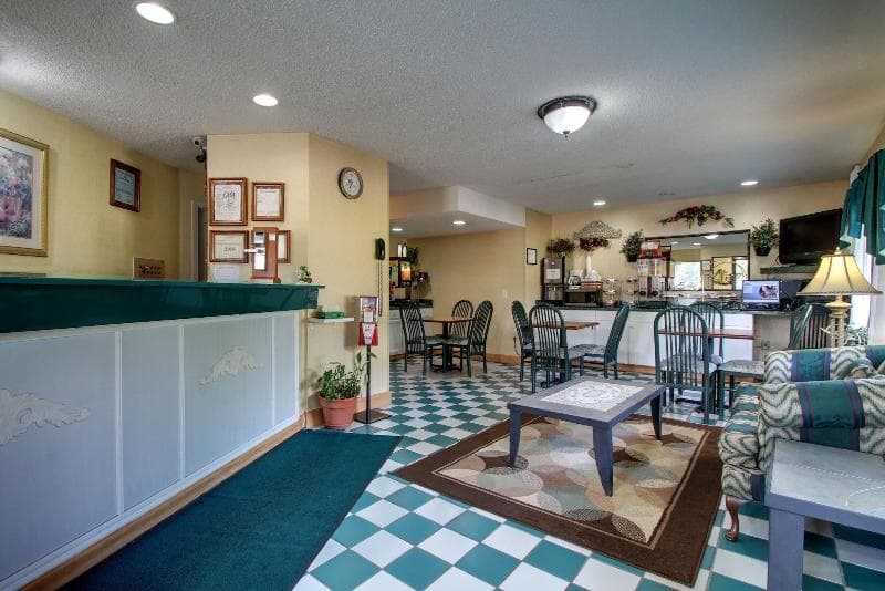 Key West Inn - Roanoke 5