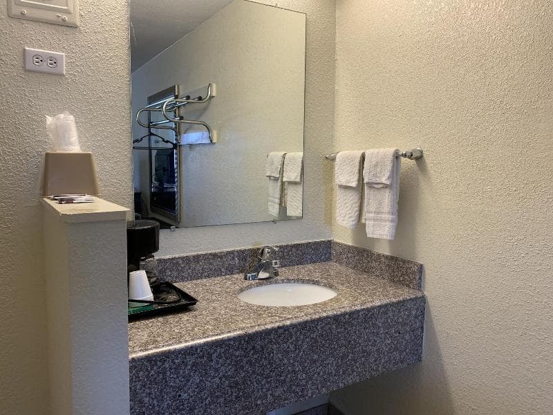 American Inn And Suites 5
