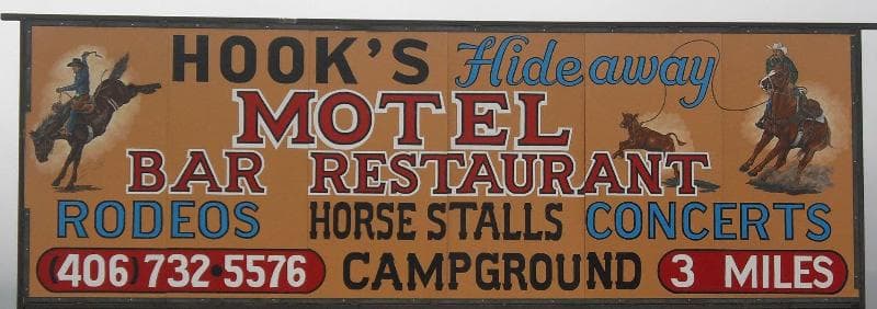Hooks Hideaway Motel 2