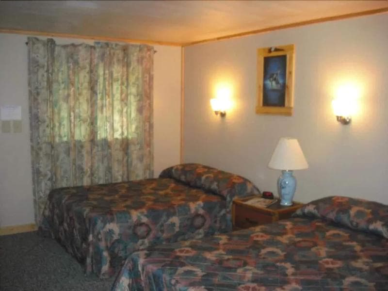 Hooks Hideaway Motel photo 1