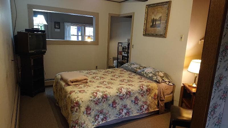Brookside Motor Inn 3