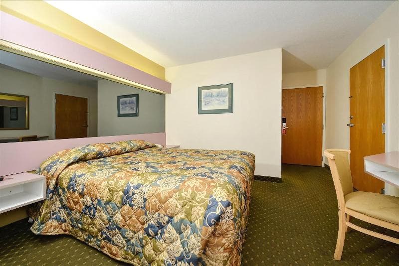 Travelers Inn photo 1