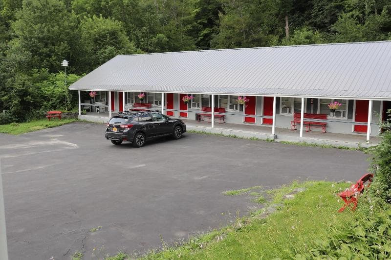 Reynolds House Inn & Motel 5