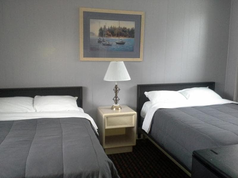 Bay Lake Inn (Frontiersman Motel) main