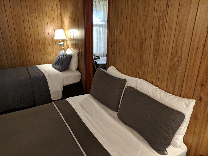 Lakeview Motel 5