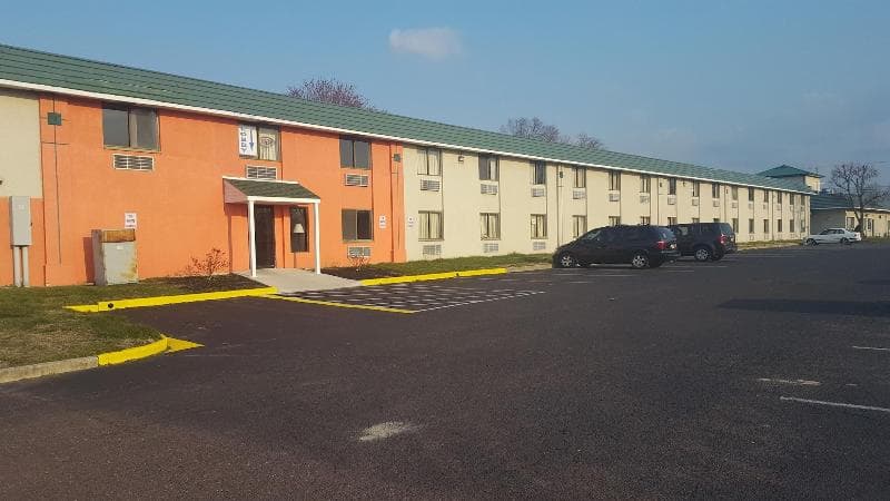 Red Carpet Inn Gibbstown Nj 3