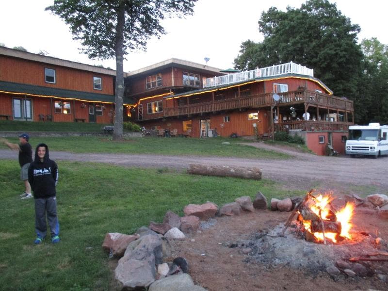 Aj’S Walleye Lodge 2