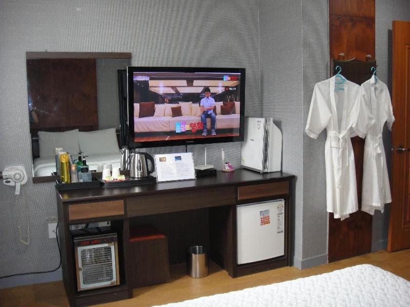 Sky Motel 3