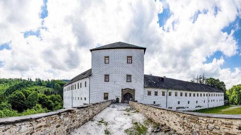 Chateau Goldenstein 5