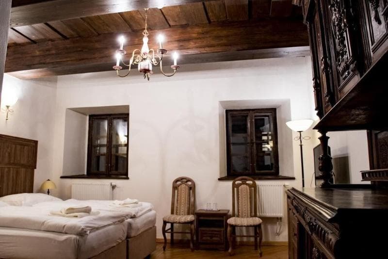Chateau Goldenstein 3