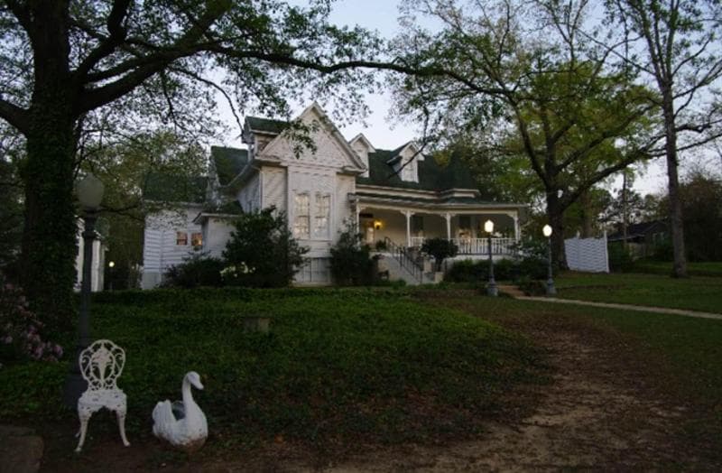 Rose House Inn Bed & Breakfast 3