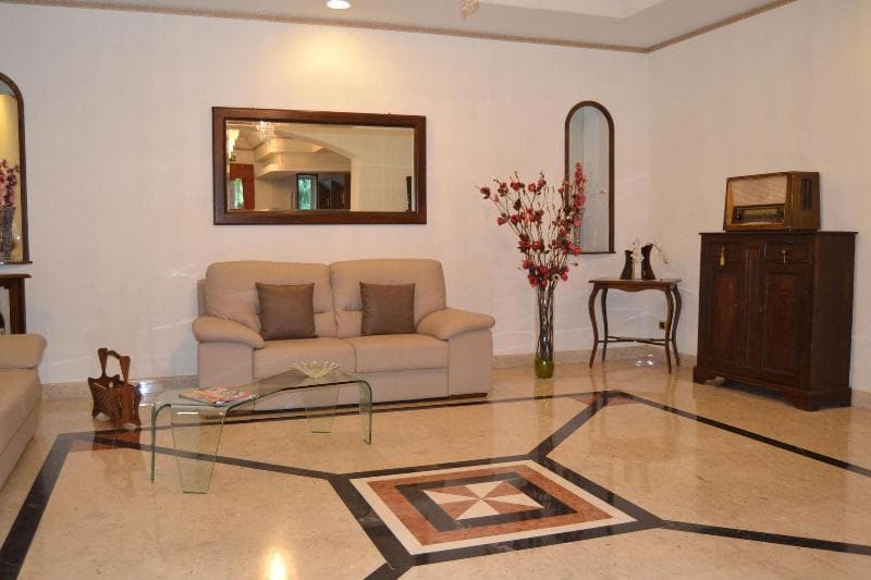 Yellow Park Hotel 3