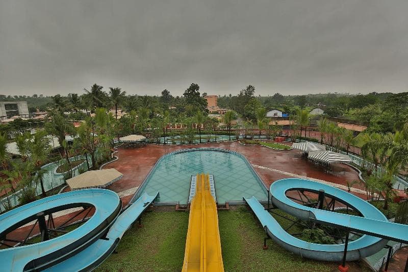 Hotel Treat Resort main