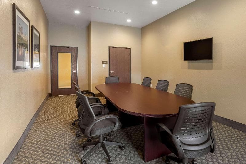 Comfort Inn & Suites photo 1