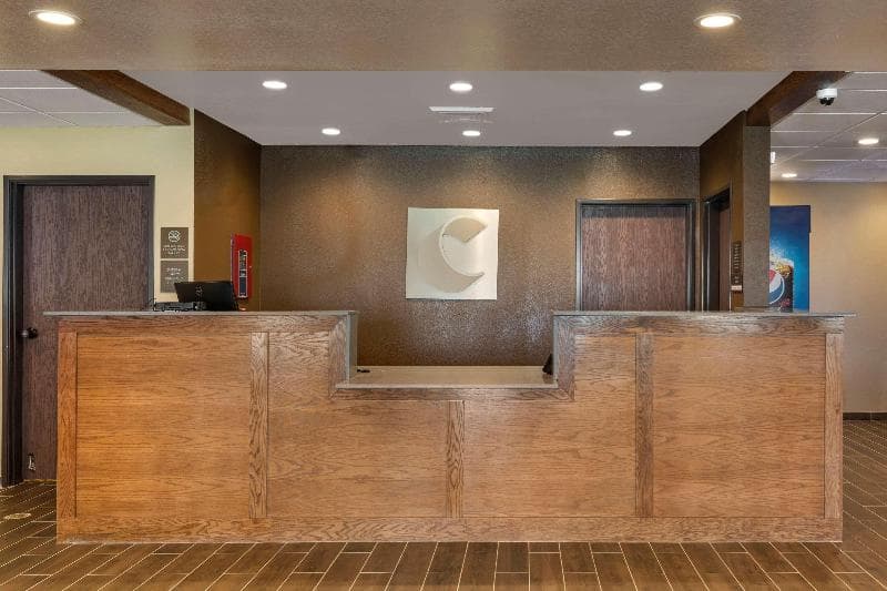 Comfort Inn & Suites 5