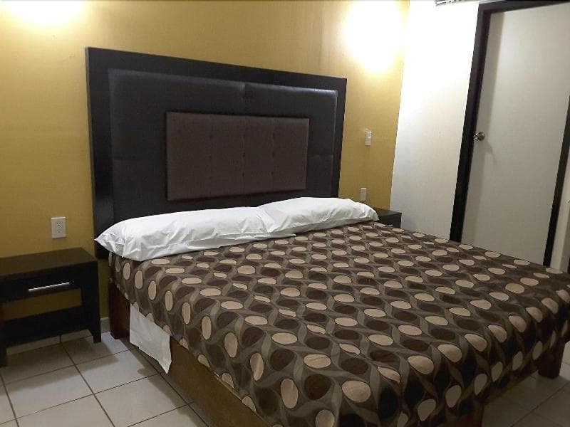 Hotel Fiesta Nueva Italia Inn 4