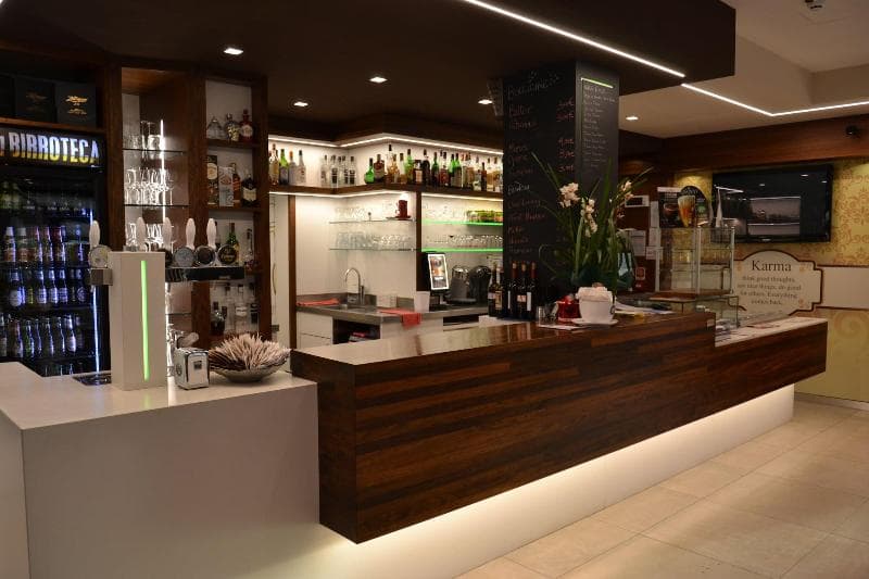 Hotel Shangri-La photo 1