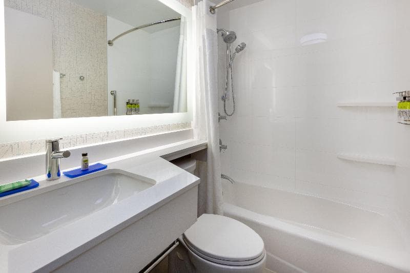 Holiday Inn Express NYC Brooklyn - Sunset Park 3