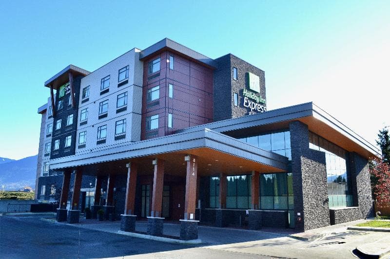 Holiday Inn Express & Suites Chilliwack East 2