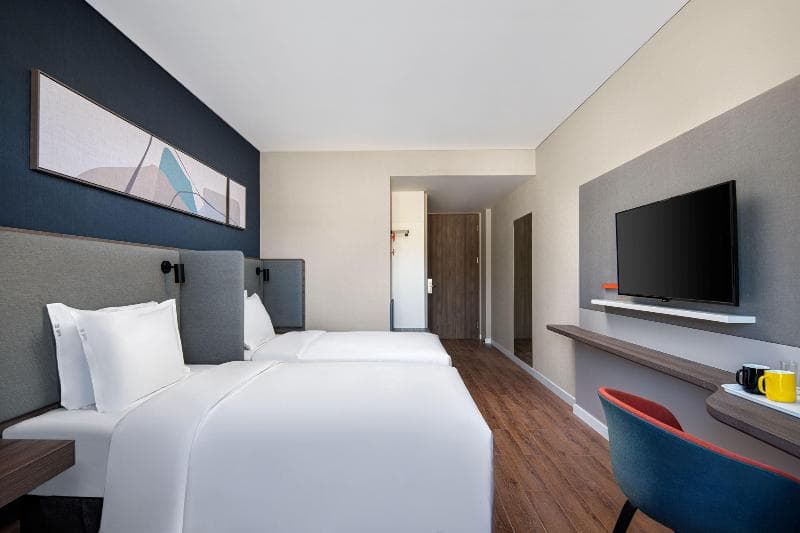 Holiday Inn Express Chengde Park View 2