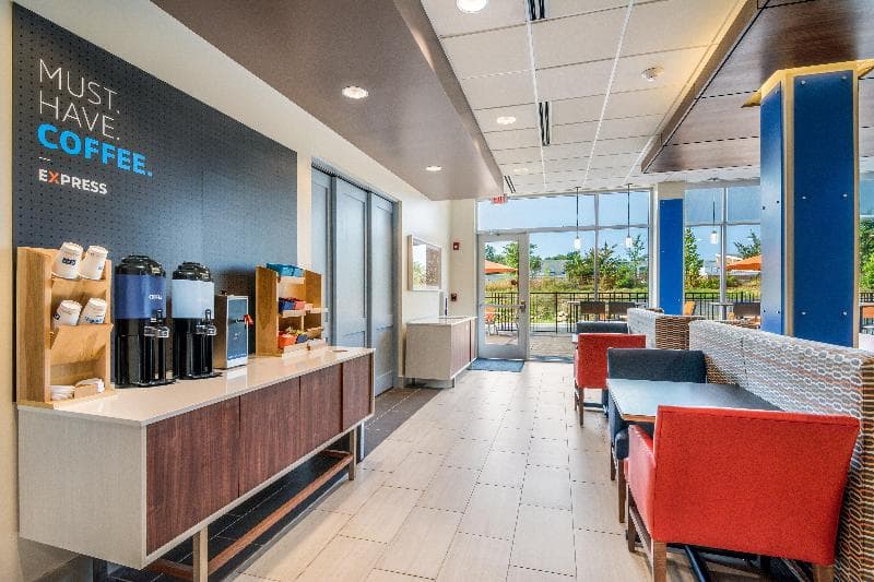 Holiday Inn Express & Suites Asheboro 4