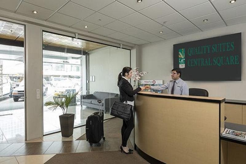 Quality Suites Central Square 4