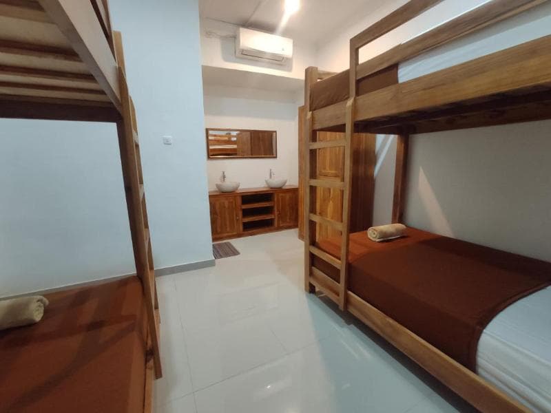 Gedhong Hostel By Zuzu 4