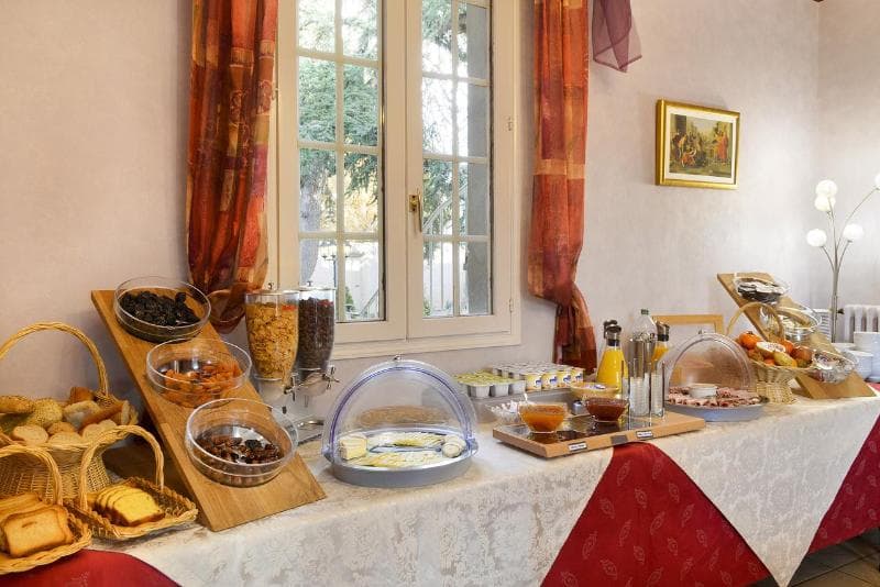 Manoir De La Giraudiere 4