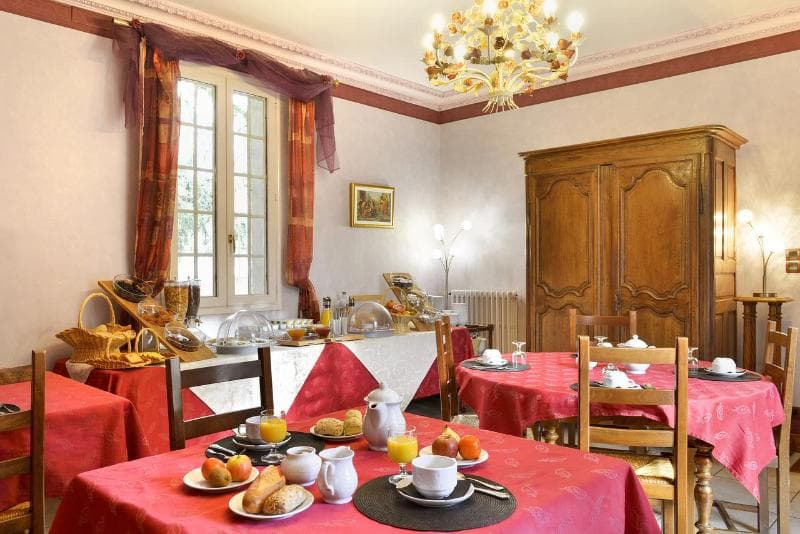 Manoir De La Giraudiere 5
