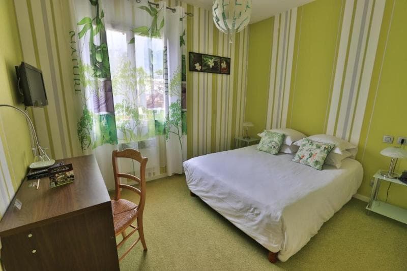 Logis Hotel Des Grands Vins (Adults Only) 4