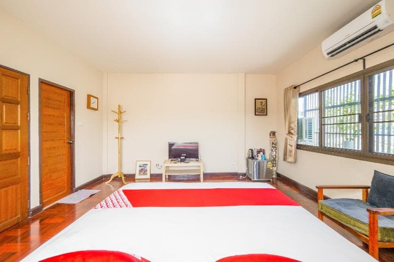Chom's House At Sapanmai By Oyo Rooms main